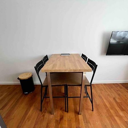 Appartement Climatise / Centre-Ville / 4 Personnes ブザンソン エクステリア 写真