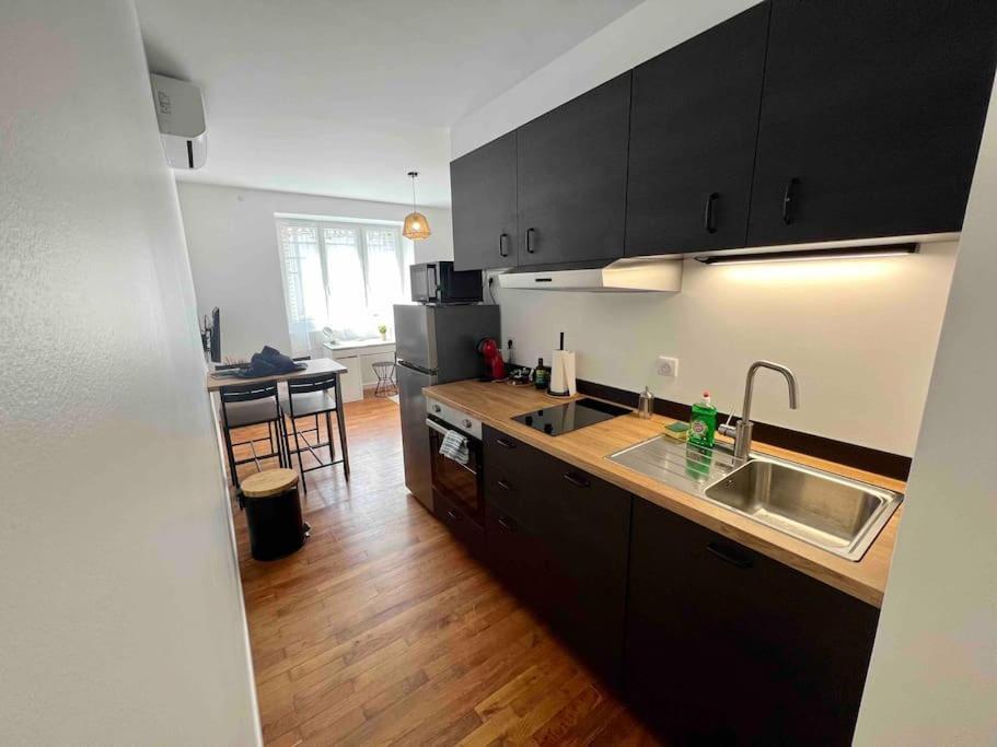 Appartement Climatise / Centre-Ville / 4 Personnes ブザンソン エクステリア 写真